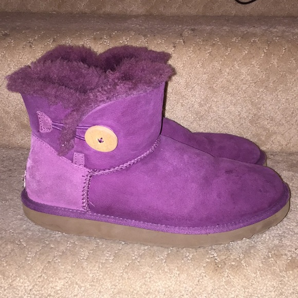 bailey button uggs - Picture 2 of 3